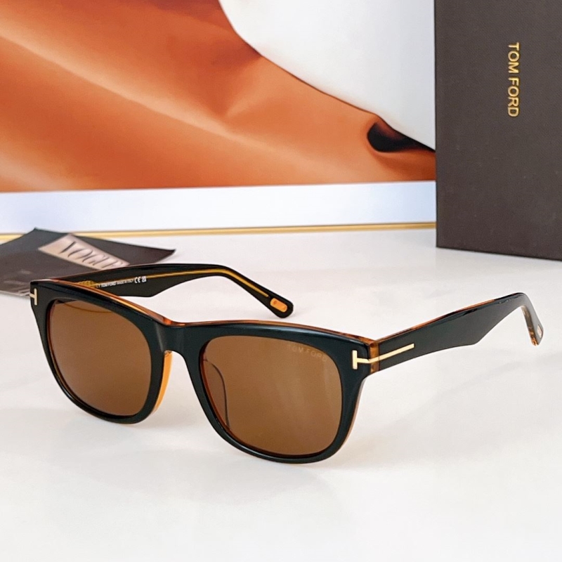 TOM FORD